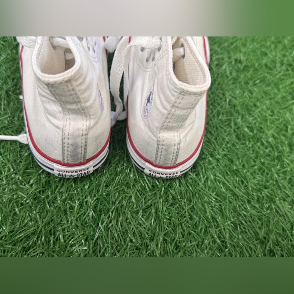 Converse Kids‎ White Sneakers Size 7 - Picture 3 of 9